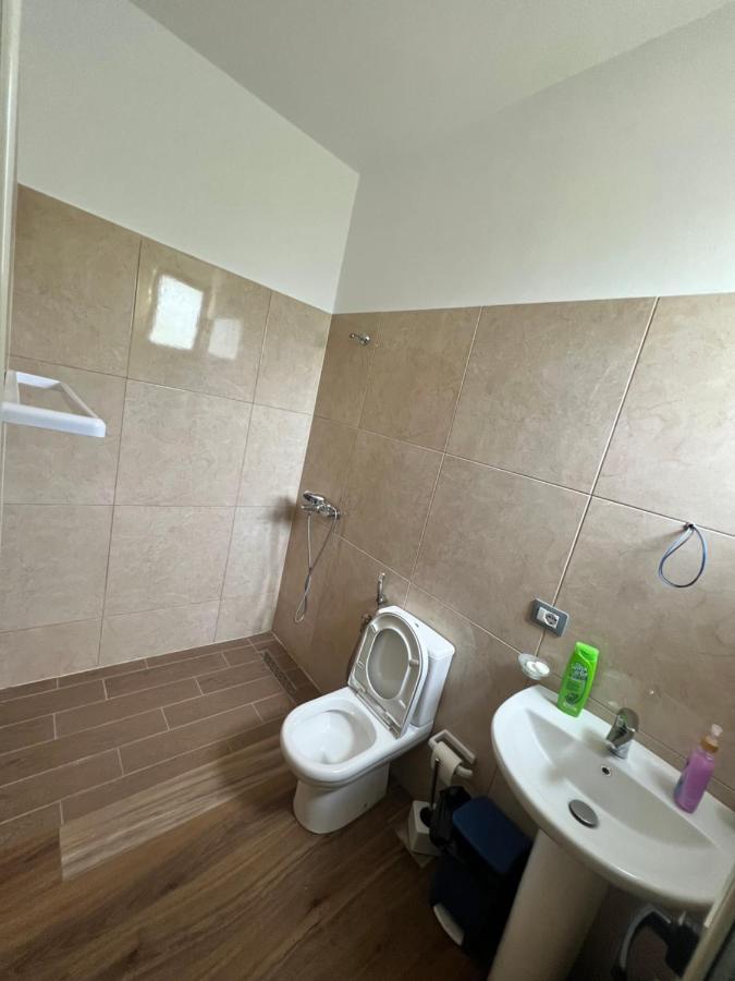 Rooms For Rent Habipi Vlore Exterior photo